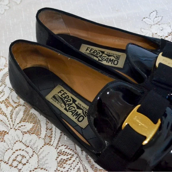 Salvatore Ferragamo Black Patent Leather Vara Bow Loafers with Gold Plaque - Picture 3 of 6